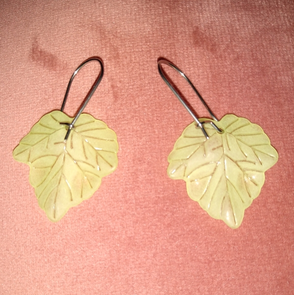 New Handmade Leaf Earrings Light Green Delicate Thin Resin Leaves Steel Wires - Picture 5 of 6